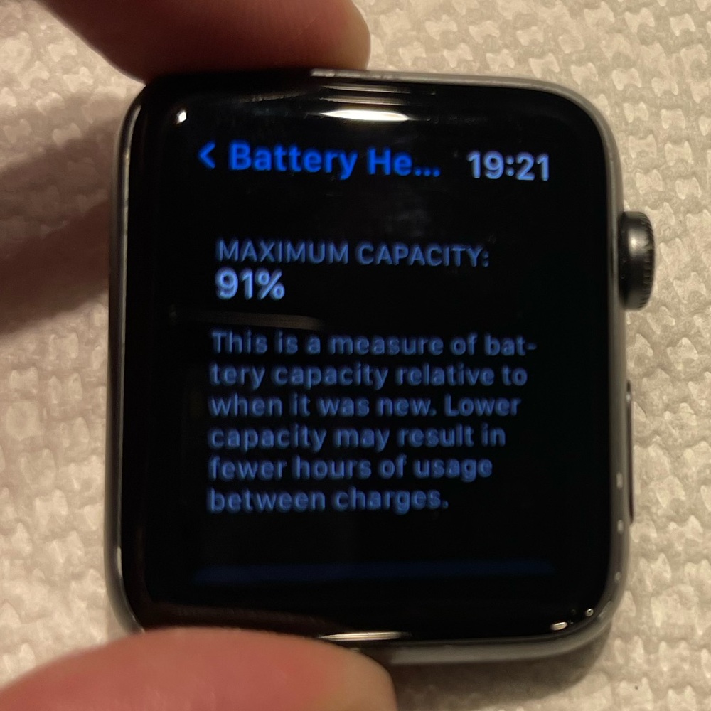 Apple Watch Series 3 42mm GPS + LTE - Picture 15 of 15